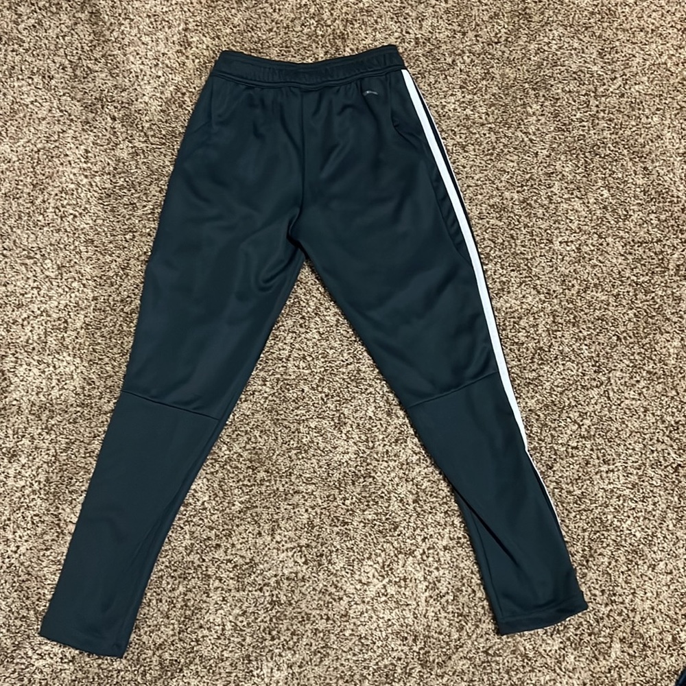 Adidas boys track pants S (9-10) - Picture 2 of 3